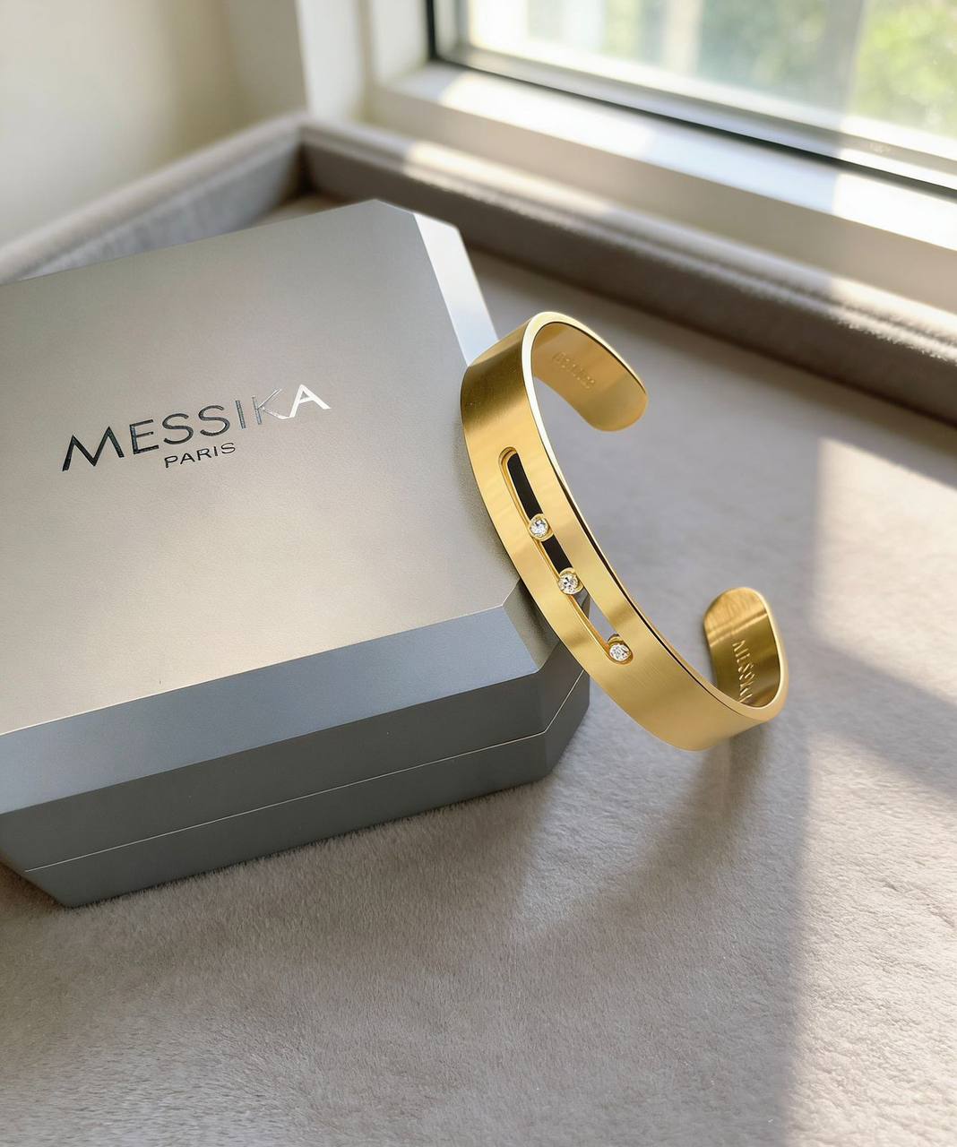 MESSIKA
BANGLE ✨💫
MASTER
WITH NORMAL BOX AND PAPER BAG🎁🛍️
55 DHS🇦🇪
Zain89
♥️♥️♥️
