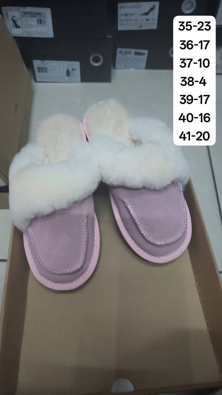 Ugg slipper
90 dhs🇦🇪🇦🇪
Zain103
♥️♥️♥️