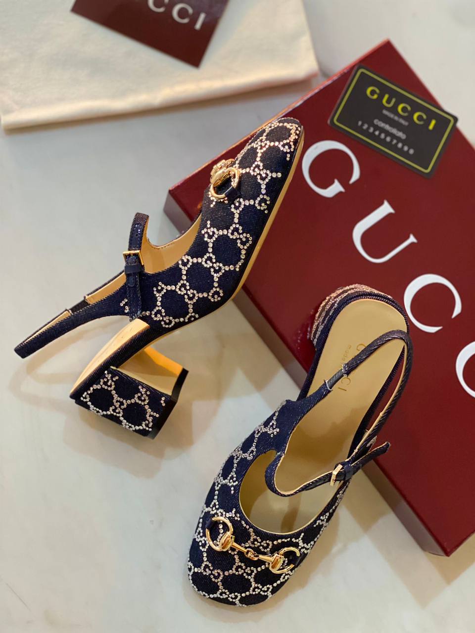 Cucci shoes now model
AAA master quality
Size 36……….41
450 dhs🪙🌨️
Zain180
♥️♥️♥️