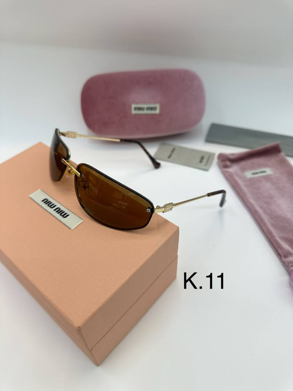MIU MIU
Sunglasses 🕶️
Copy one 💯
good quality 💯
With original boxes 🗃️
55 dhs
Zain216