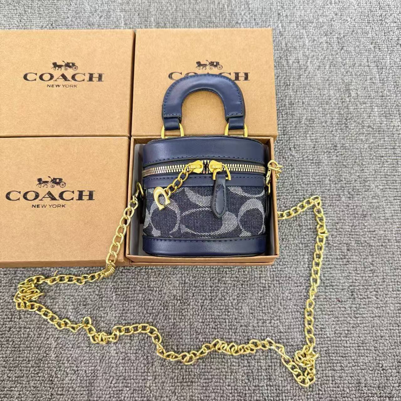 Coach
Size 11.5×10cm
withbox
90 dhs💓
Zain04
♥️♥️♥️