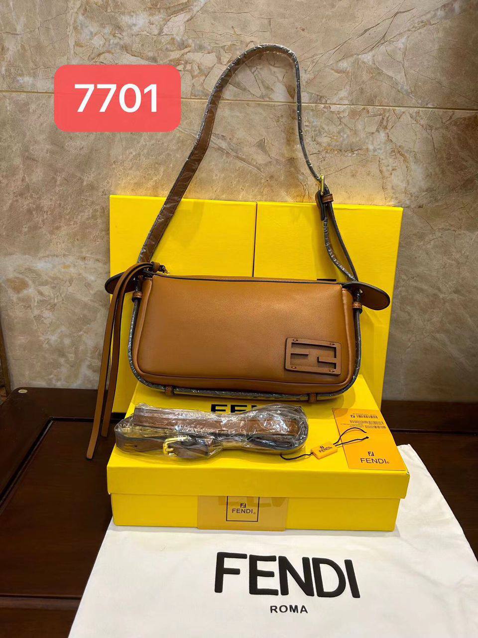Fendi
90 dhs✅
with box🎁
size 24×6×12cm
Zain213
♥️♥️♥️
