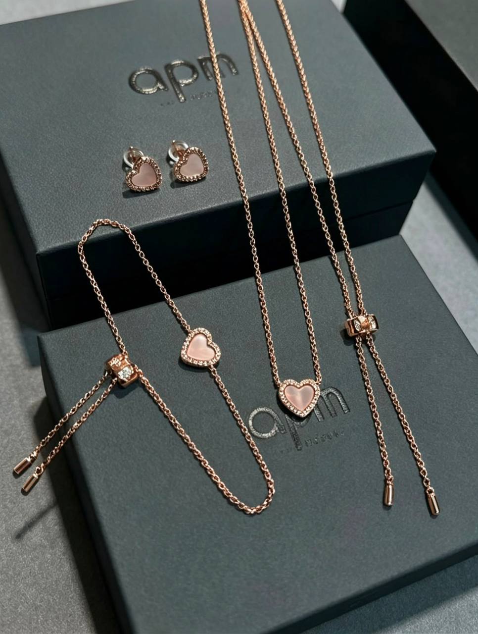 APM SET
MASTER NECKLACE BRACELET EARRINGS
160 DHS💛
WITH BOX AND PAPER BAG
Limited Stock
Zain89
♥️♥️♥️