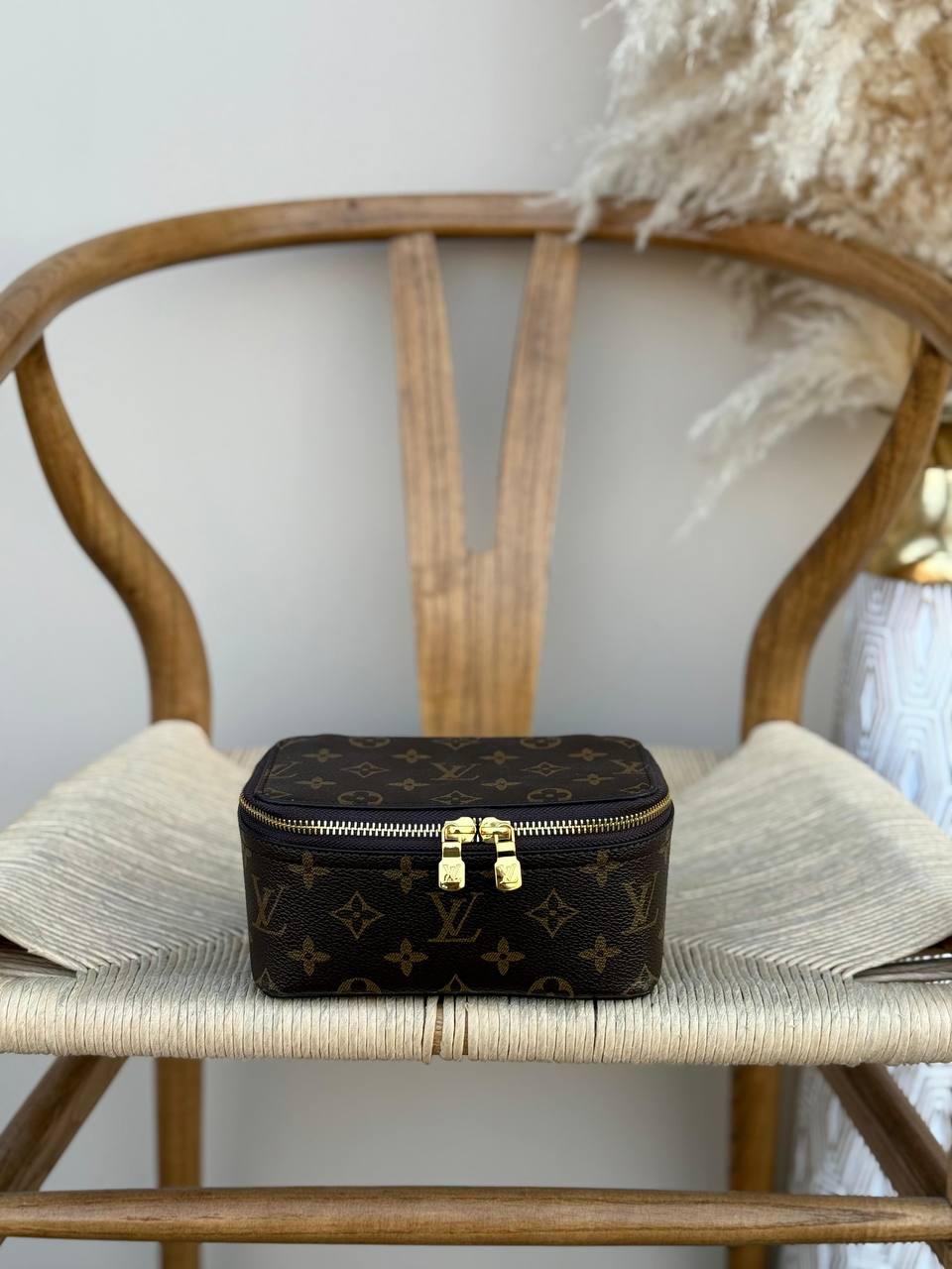 LV
17cm
300 dhs✅
Top quality
With box🎁
Zain167
♥️♥️♥️