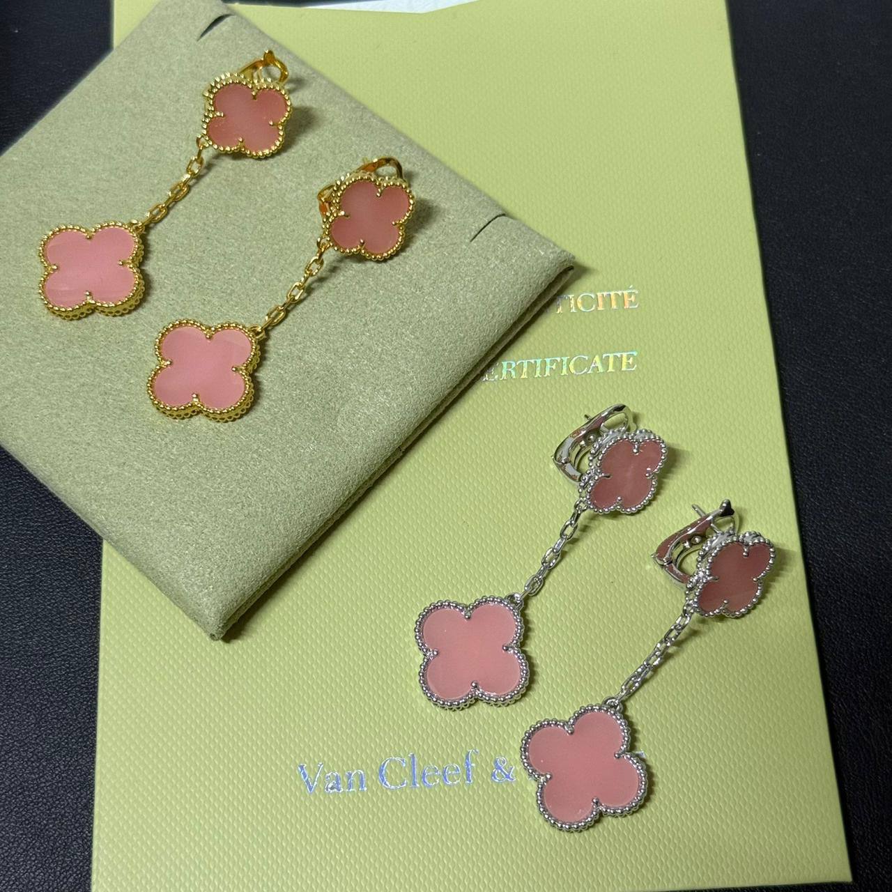 VCA ❤️🔥*
Earring 🐦🔥
2 flower 🌺
Master quality 💯
With normal boxes 📦
80 dhs❣️
With master box 📦
120 dhs❣️
Zain216
♥️♥️♥️