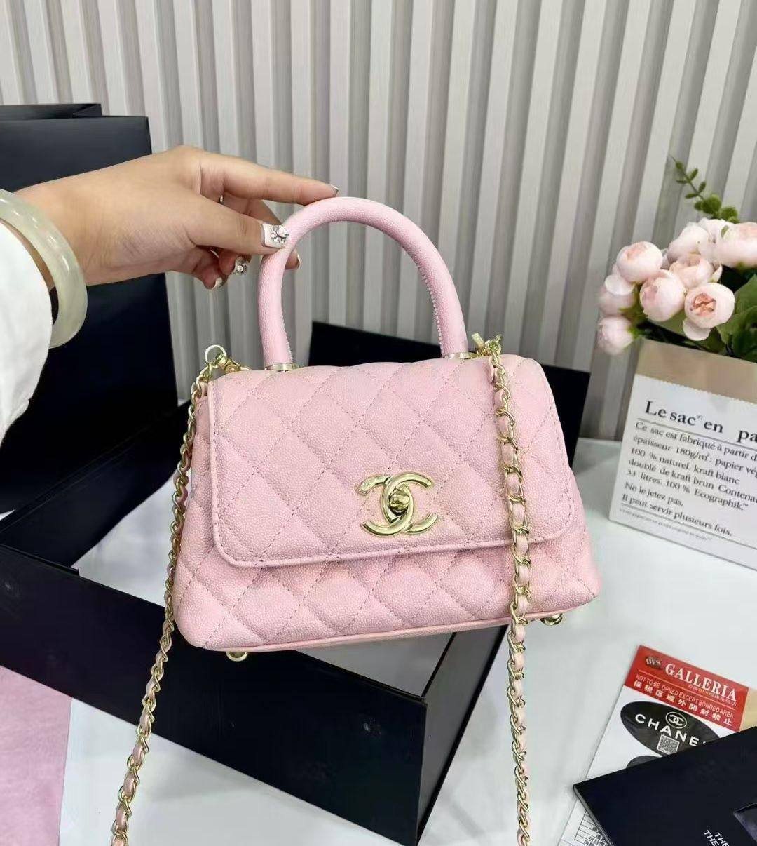 CHANEL
GOOD QUALITY WITH MAGNETS BOX 🎁
110 dhs✅
Zain295
♥️♥️♥️