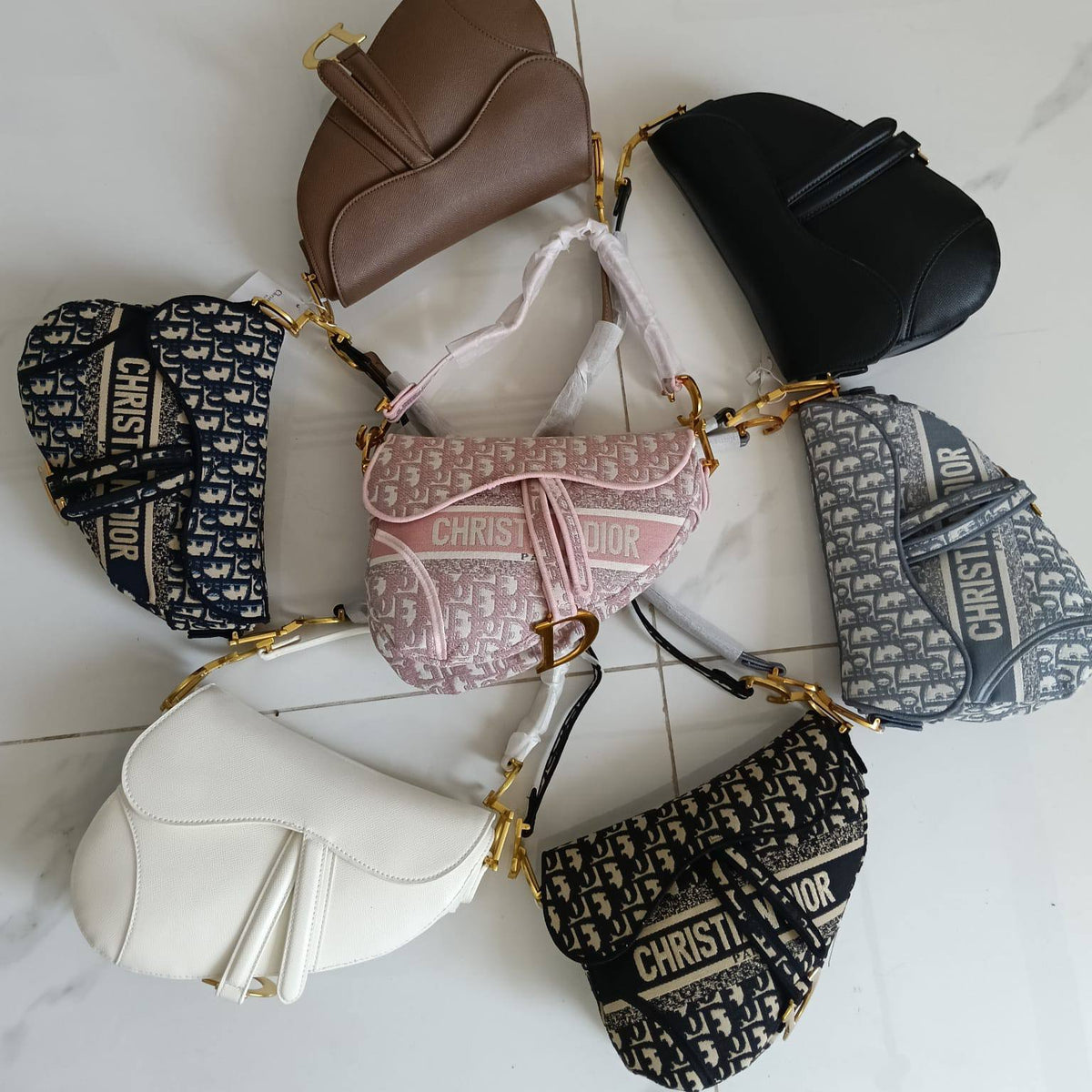 Dior
115 dhs🇦🇪🇦🇪
with box
size 25cm
Knitted fabric
High quality
Zain26
♥️♥️♥️