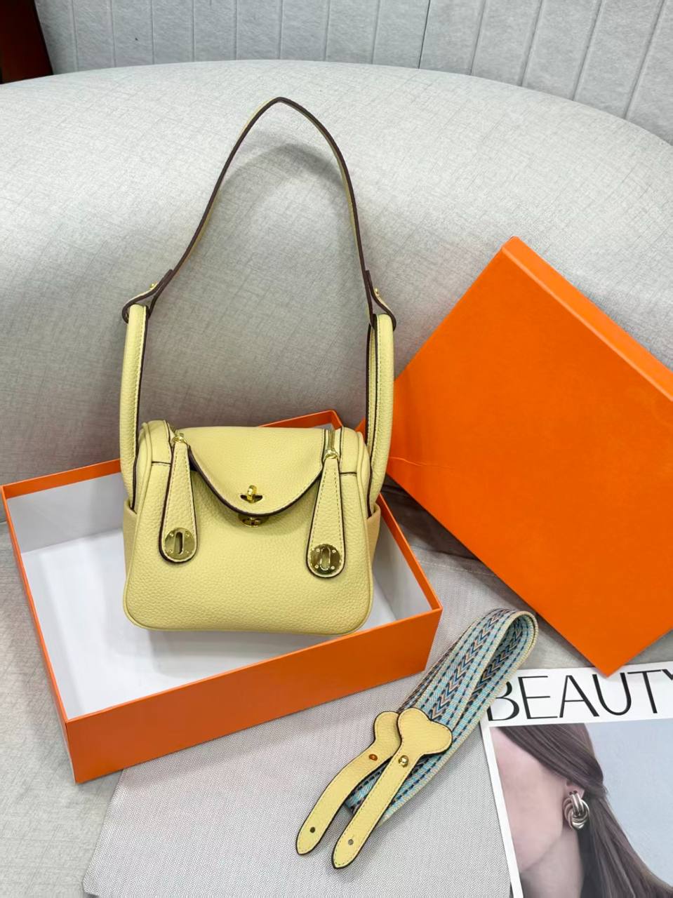 HERMES
best quality
with box
120 dhs🇦🇪🇦🇪
size20CM
Zain290
♥️♥️♥️