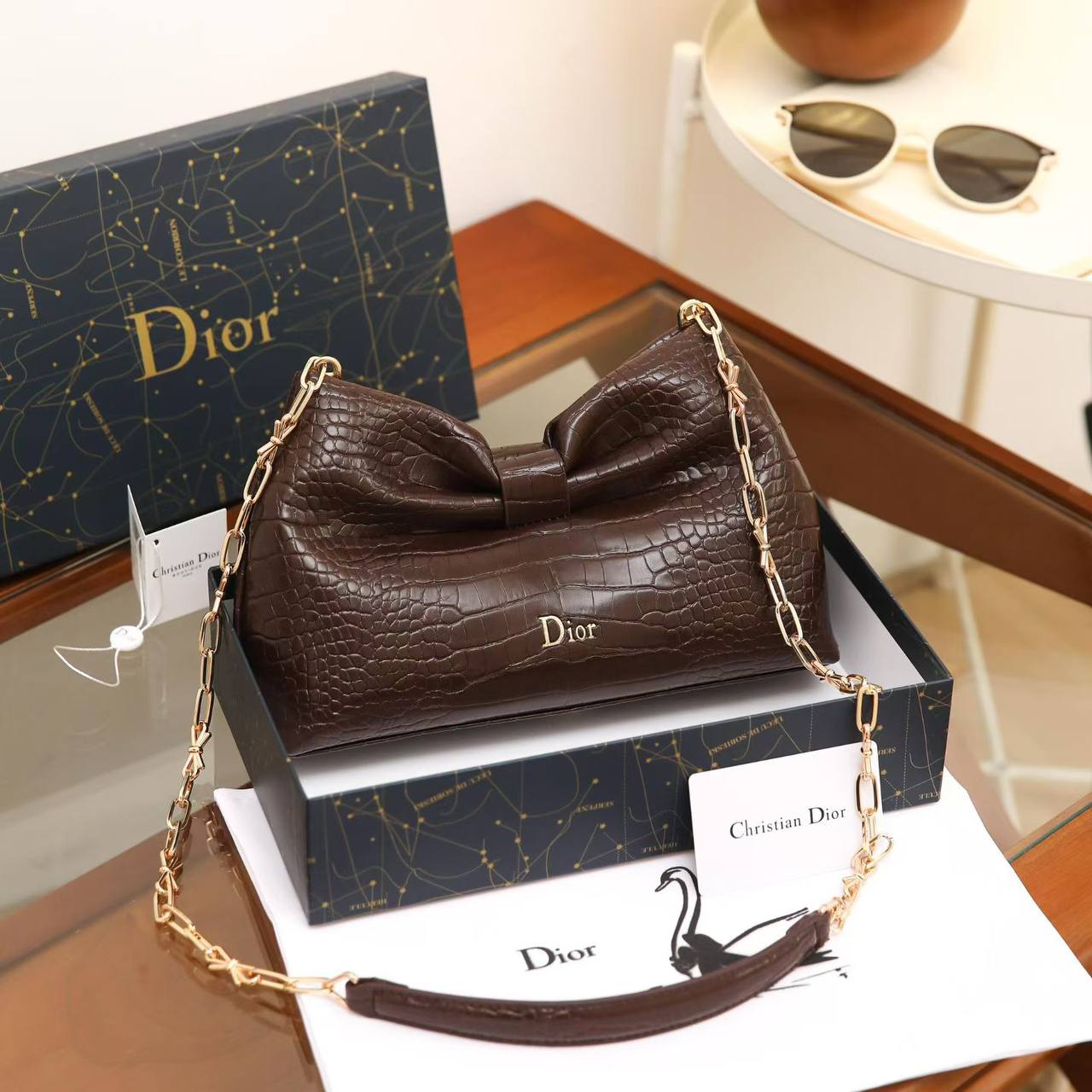 Dior
100 dhs✅
with box
🎁🎁🎁
Zain235
♥️♥️♥️