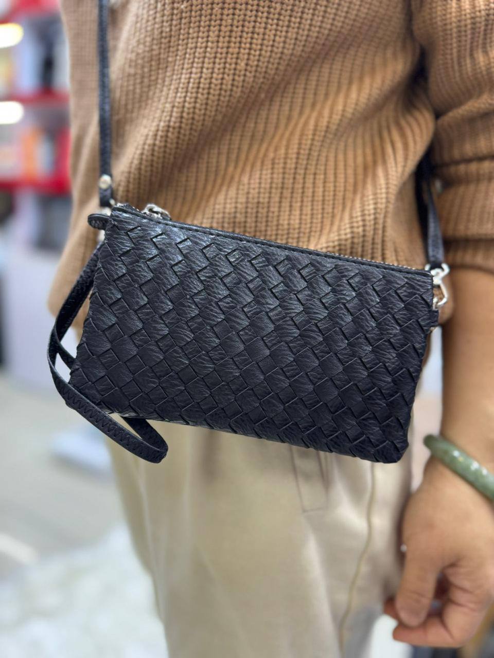 📱 Phone bag
Good Quality
Size : 18 * 11 cm
45 dhs🇦🇪🇦🇪
Zain115
♥️♥️♥️