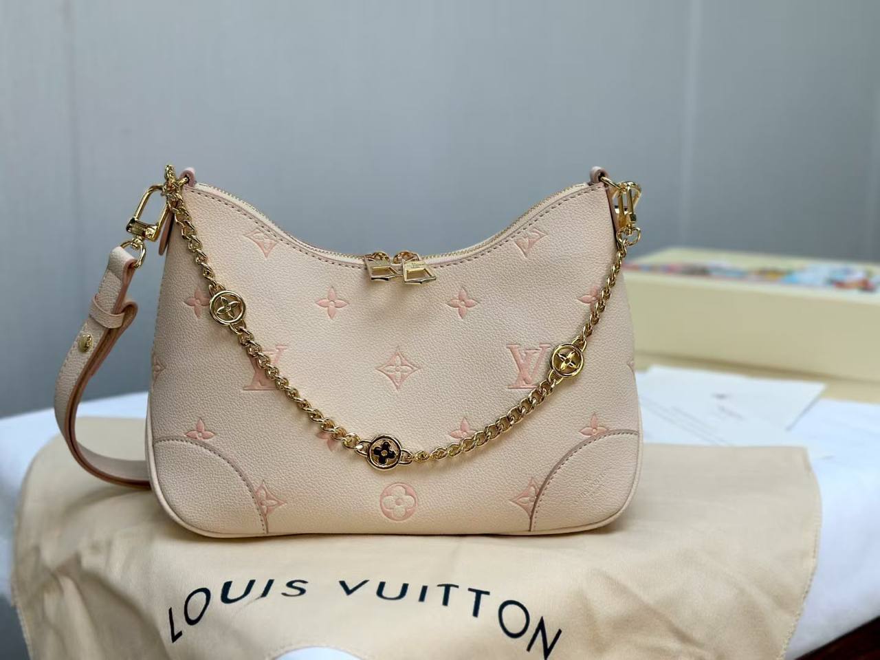 LV
Master💓💓💓
280 dhs✅
Zain153
♥️♥️♥️