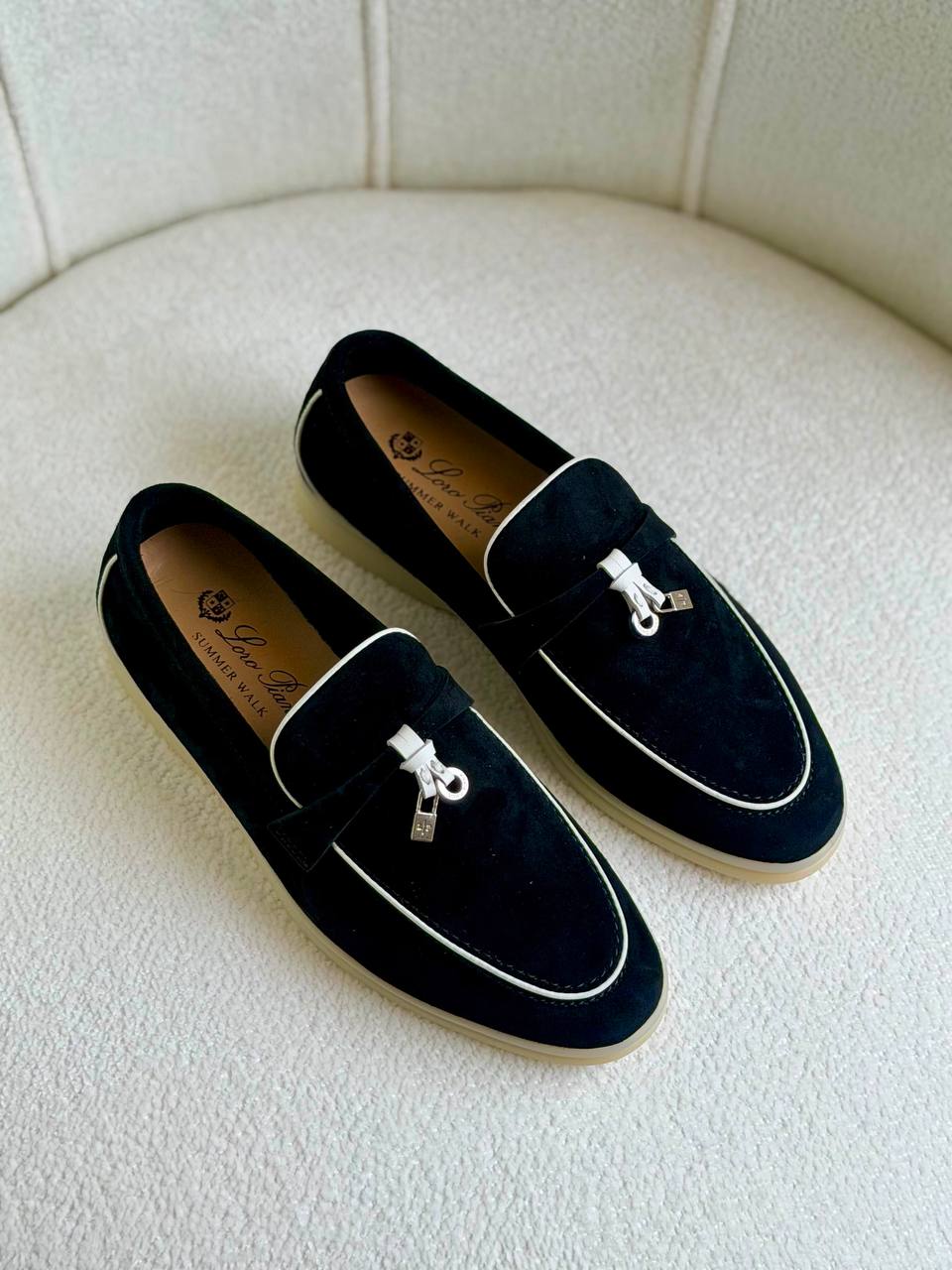 Loro Piana
Super *AAA* *+* Quality 💯
With original packing🎁🎁
SIZE:36and41
Available now
450 dhs✅
Zain309
♥️♥️♥️