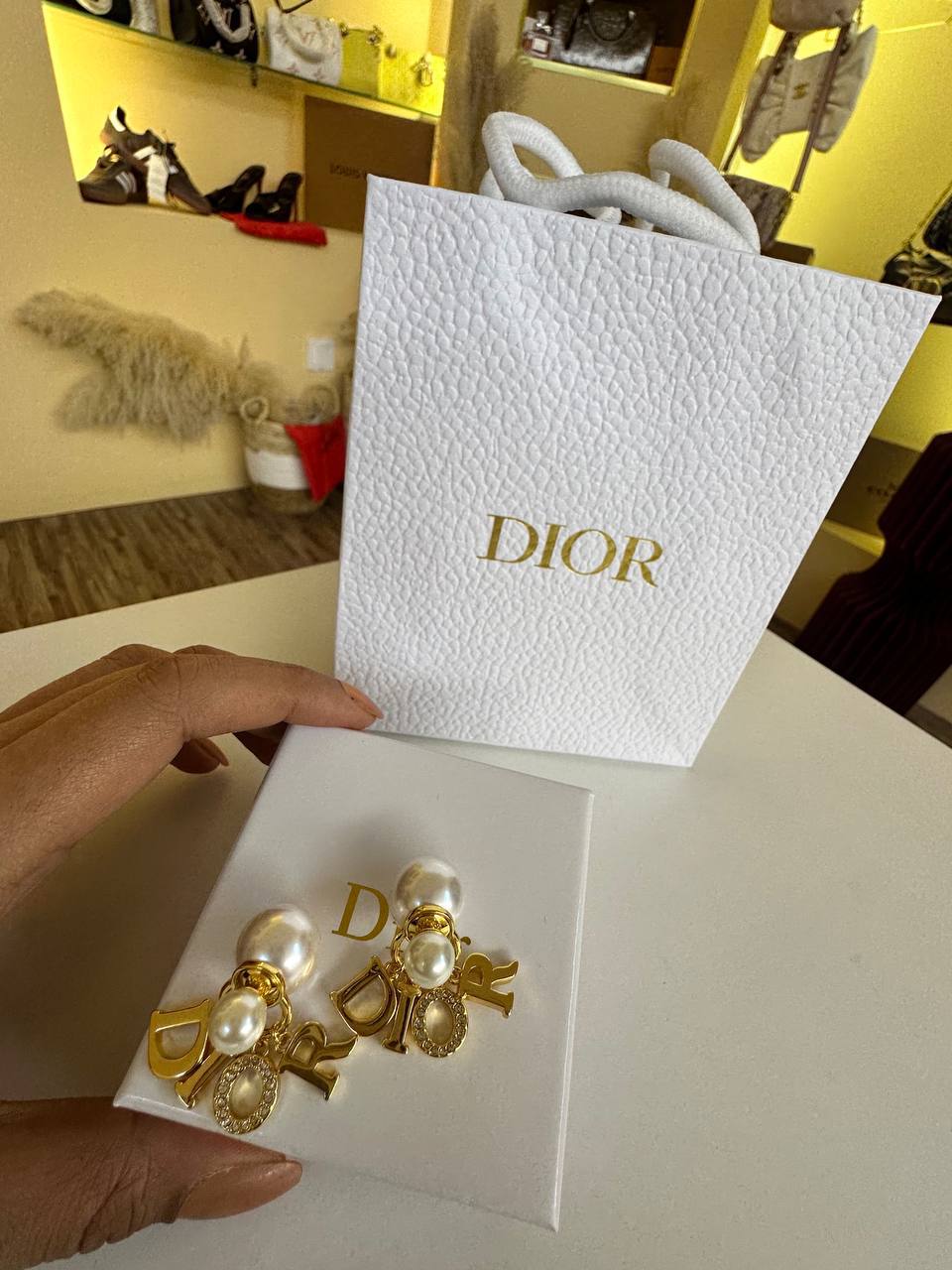Dior earring
55 dhs
With box & paper bag
Zain216
♥️♥️♥️
Zc