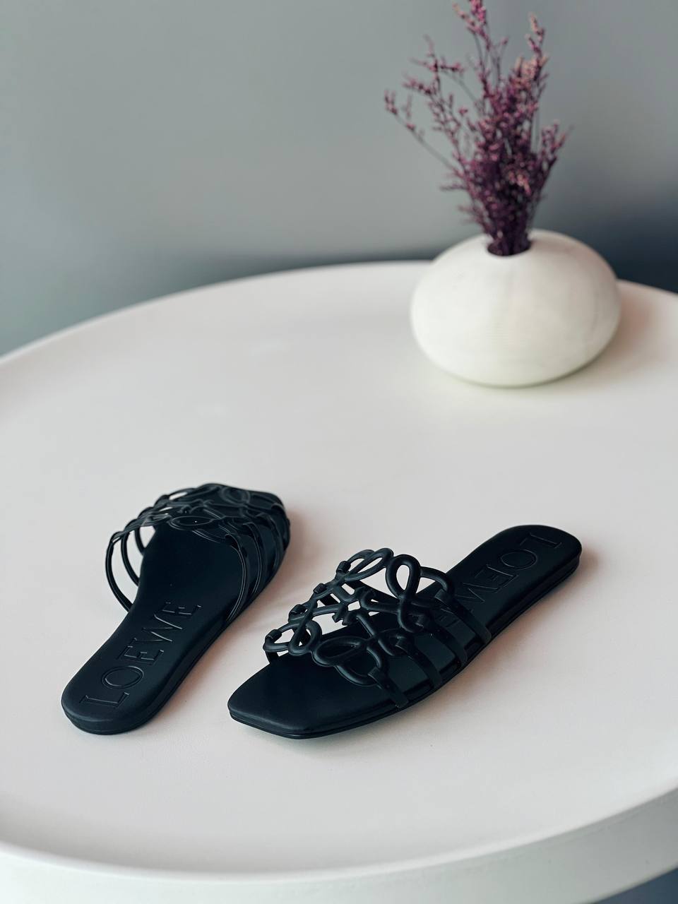 LOEWE 🧡🖤
Size 36_41
Super high quality*
400 dhs💓
Zain176
♥️♥️♥️