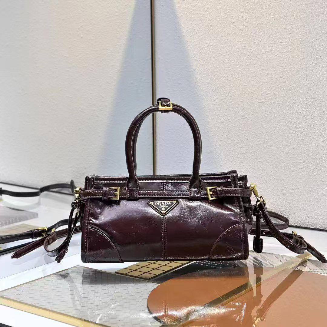 Prada
Master
280 dhs🪙🌨️
Zain153
♥️♥️♥️
