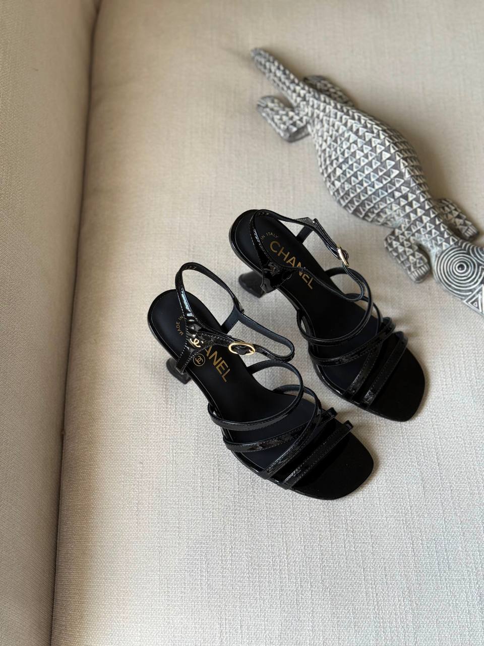 Chanel
AA Quality
Size 36 to 41
450 dhs🇦🇪🇦🇪
Zain288
♥️♥️♥️
