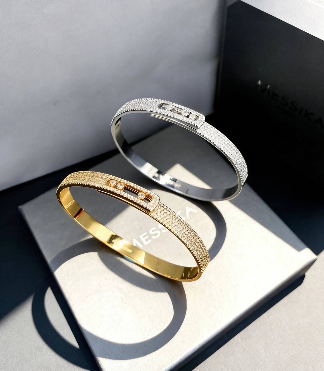 MESSIKA BANGLE
MASTER ✨💫
95 DHS✅
WITH BOX AND PAPER BAG🎁🛍️
Zain89
♥️♥️♥️