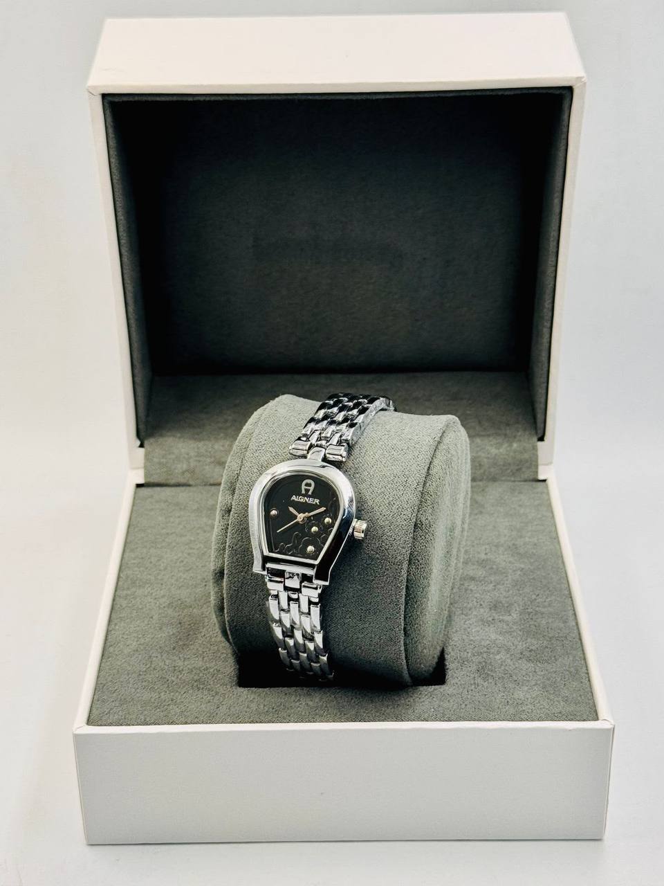 Aigner Ladies
55 dhs✅
Zain08
♥️♥️♥️