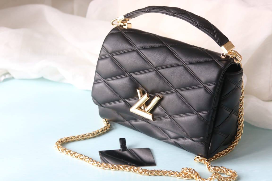 LV
Master
430 dhs🌺
Zain10
♥️♥️♥️