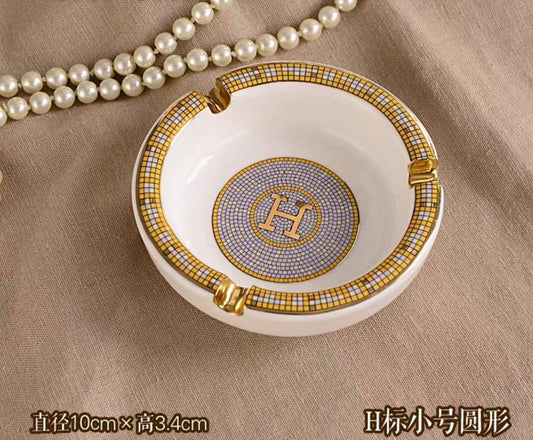 50 dhs
Zain205
♥️♥️♥️