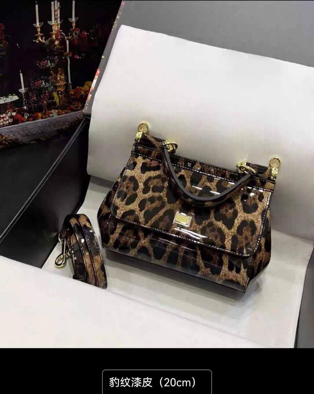 D&G
with box
110 dhs🇦🇪🇦🇪
Zain306
♥️♥️♥️