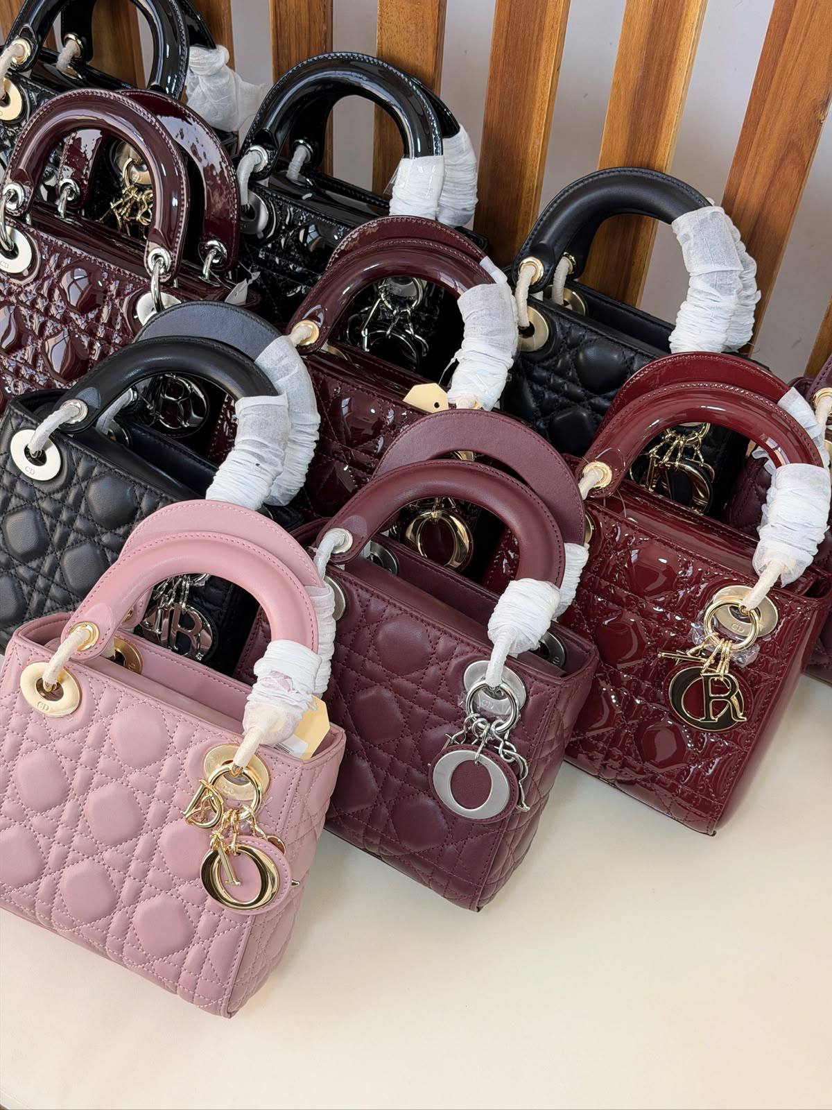 DIOR 💫
Super Master Quality ⚡️
Original Packing 🎁
17cm
For Price 👇 WhatsApp✅
0568585901
0507557372
0552275751 Owner Zain 👌
Zain321
♥️♥️♥️