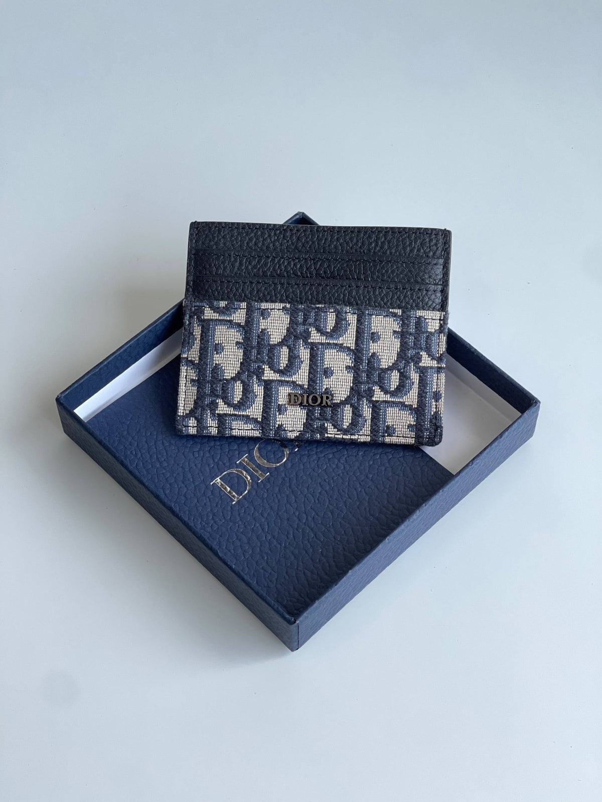 DIOR
CARD HOLDER
300 dhs🇦🇪🇦🇪
Available Now
Zain284
♥️♥️♥️