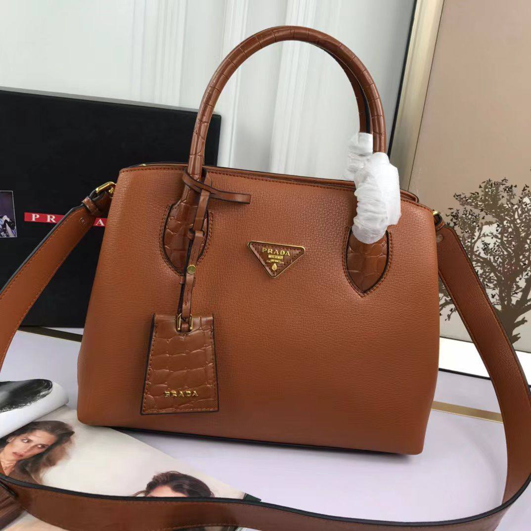Prada
110 dhs✅
Zain143
♥️♥️♥️