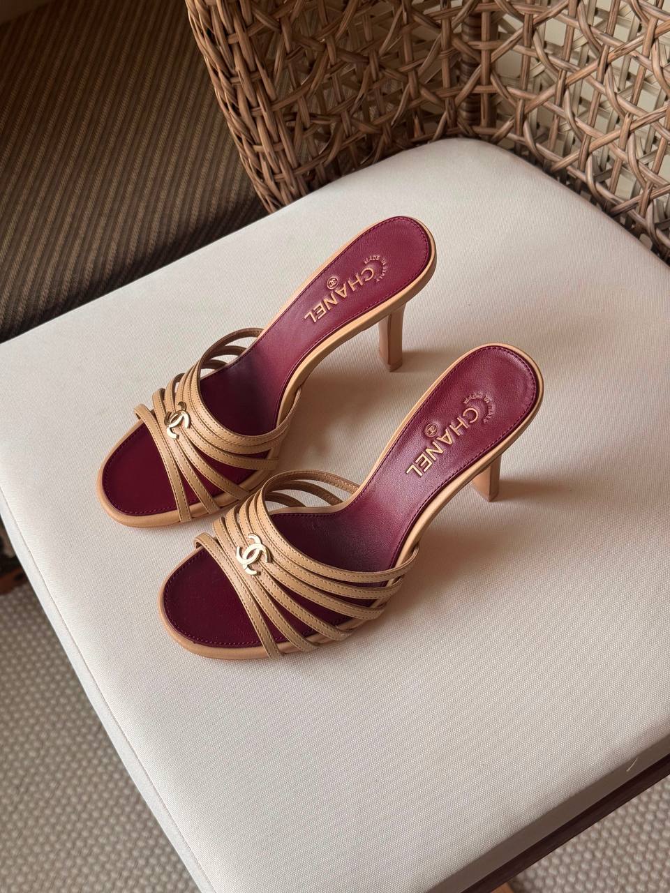 CHANEL
✨ New Collection
👠 36–41
💎 Premium Quality
🔥 Super Master
450 dhs✅
Zain198
♥️♥️♥️