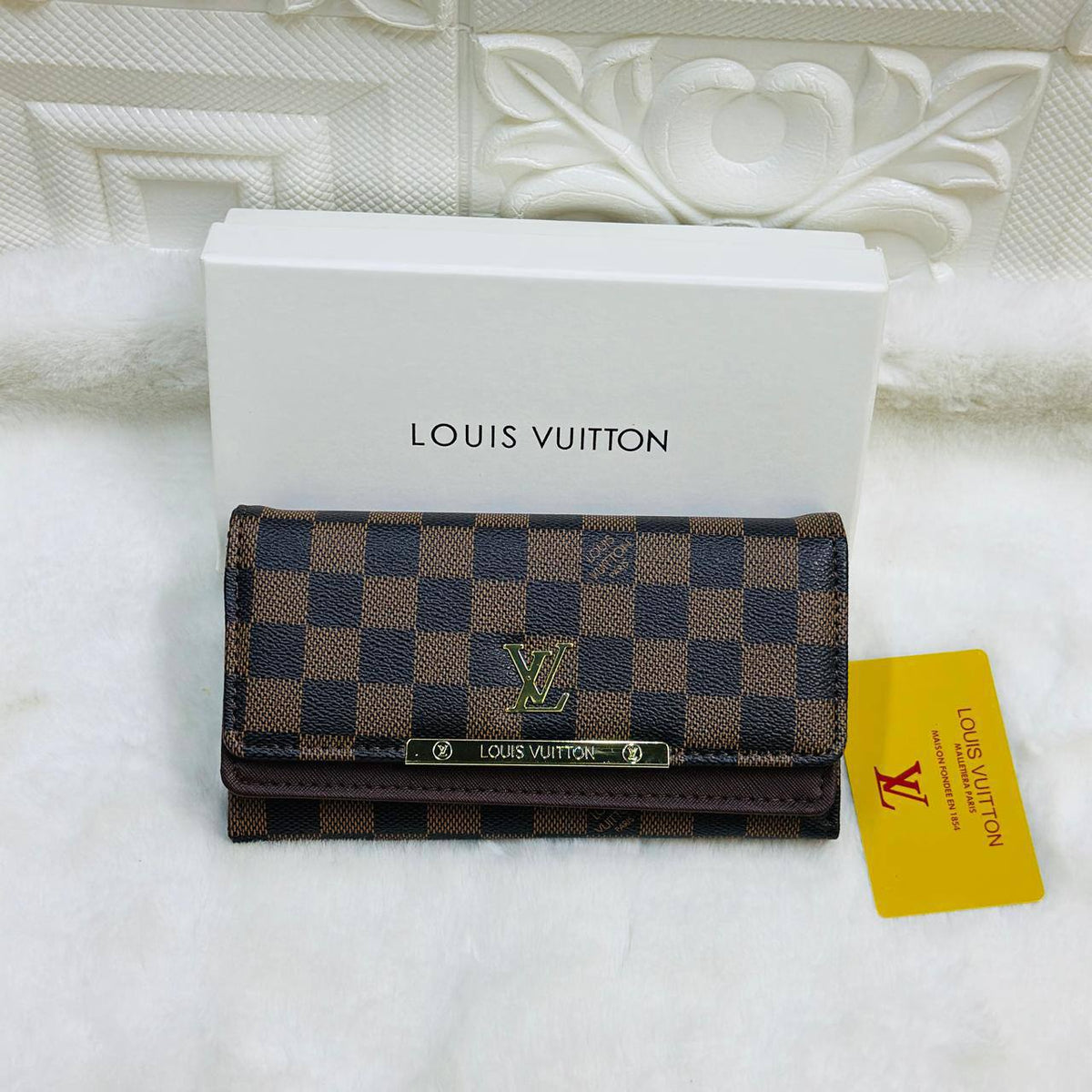 LV Wallets
40 dhs🪙💚
with box
🎁🎁🎁
Zain40
♥️♥️♥️