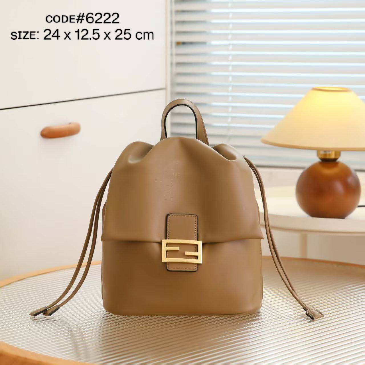 FENDI ʙᴀɢᴘᴀᴄᴋ
ᴄᴀɴᴠᴀs ᴀɴᴅ sᴏғᴛ ʟᴇᴀᴛʜᴇʀ
ɢᴏʟᴅ ʜᴀʀᴅᴡᴀʀᴇ
sɪᴢᴇ : 24 cm
ᴡɪᴛʜ BOX
🎁🎁🎁
95 dhs❣️
Zain31
♥️♥️♥️