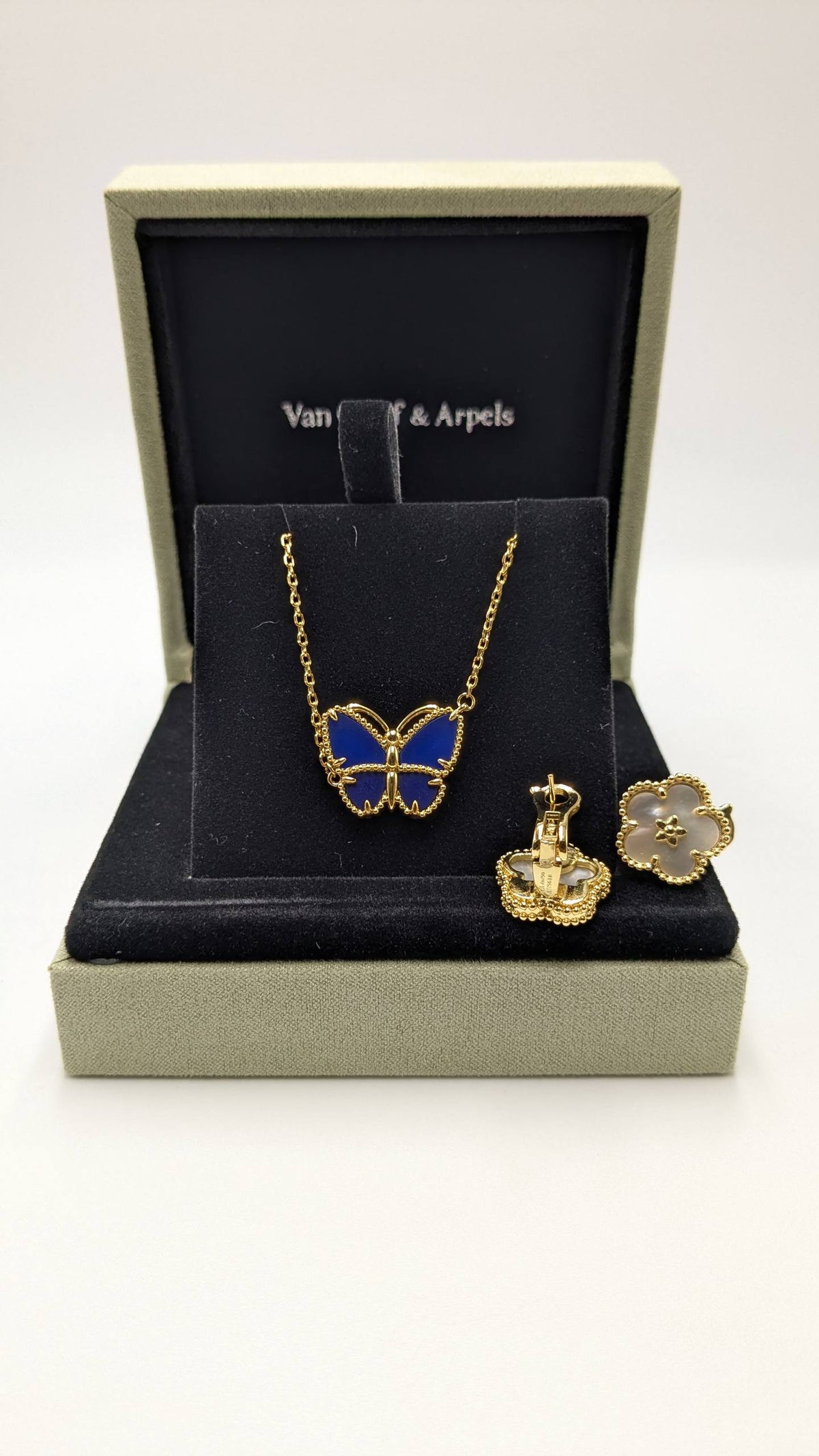 Van Cleef
Master Quality
Necklace & Earrings
140 dhs🇦🇪 with Normal Box 🎁
175 dhs🇦🇪 with Good Box 🎁
210 dhs🇦🇪 with Master box 🎁
Zain210
♥️♥️♥️