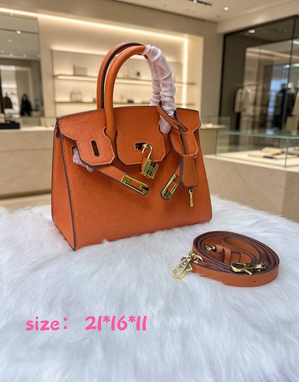 Hermes
100 dhs🇦🇪🇦🇪
Zain38
♥️♥️♥️