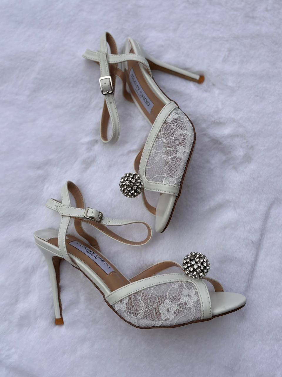 Jimmy Choo
120 dhs✅
Size 36-4
Zain30
♥️♥️♥️