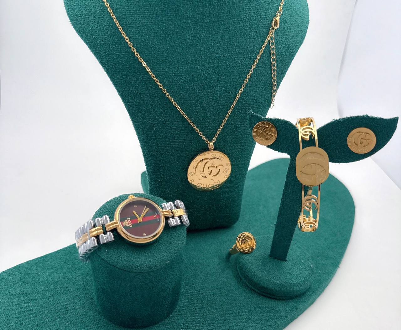 Accessories Set
With box
🎁🎁🎁
90 dhs🪙💚
Zain45
♥️♥️♥️