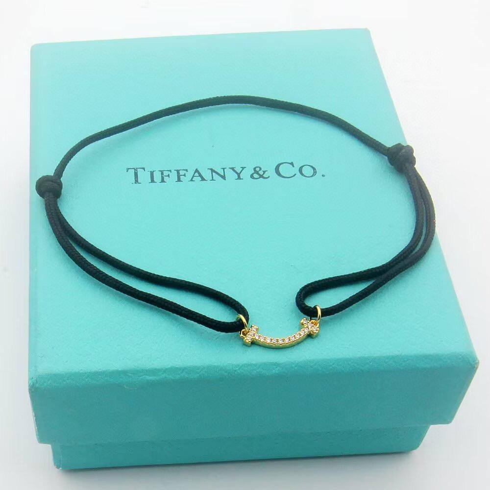 TIFFANY ROPE
BRACELET
MASTER✨💫
30 DHS✅
WITH BOX AND PAPER BAG🎁🛍️
Zain89
♥️♥️♥️