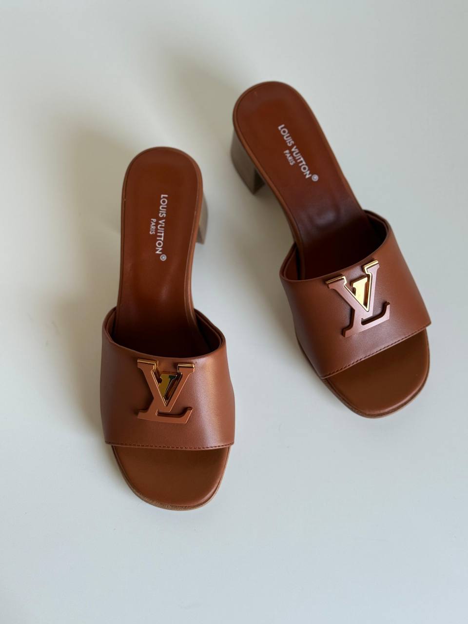 LV
AA Quality
𝗦𝗶𝘇𝗲 𝟯𝟲 𝘁𝗼 𝟰1
450 dhs✅
Zain288
♥️♥️♥️