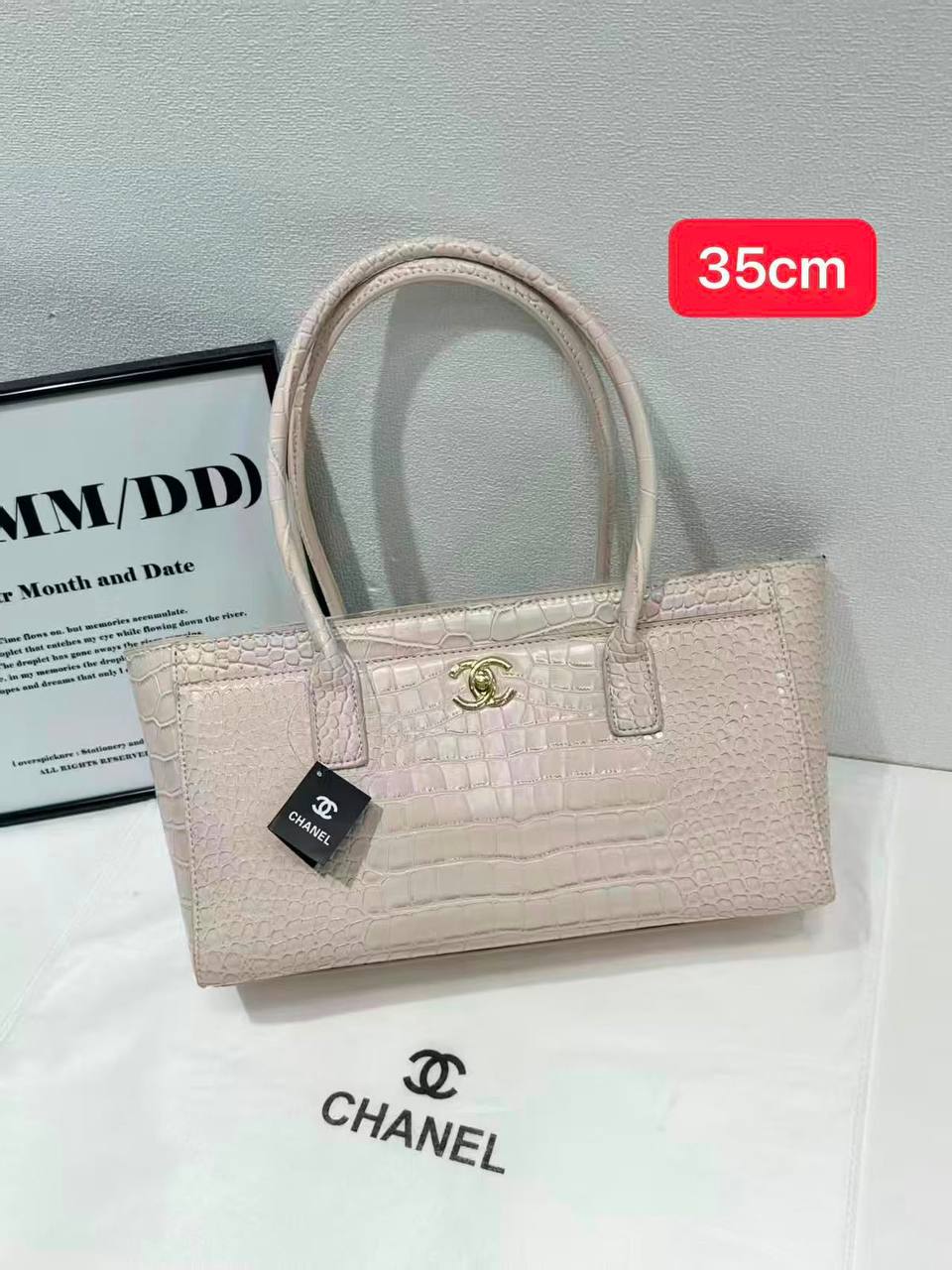 Chanel
150 dhs
Zain132
♥️♥️♥️