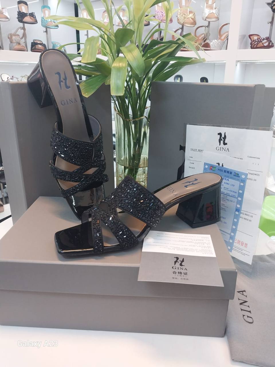High Quality
280 dhs✅
Size 36-41
Zain207
♥️♥️♥️