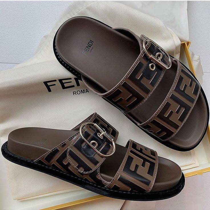 FENDI
☘️ *SIZE 36 to 42 ☘️
180 dhs🌺
Zain224
♥️♥️♥️