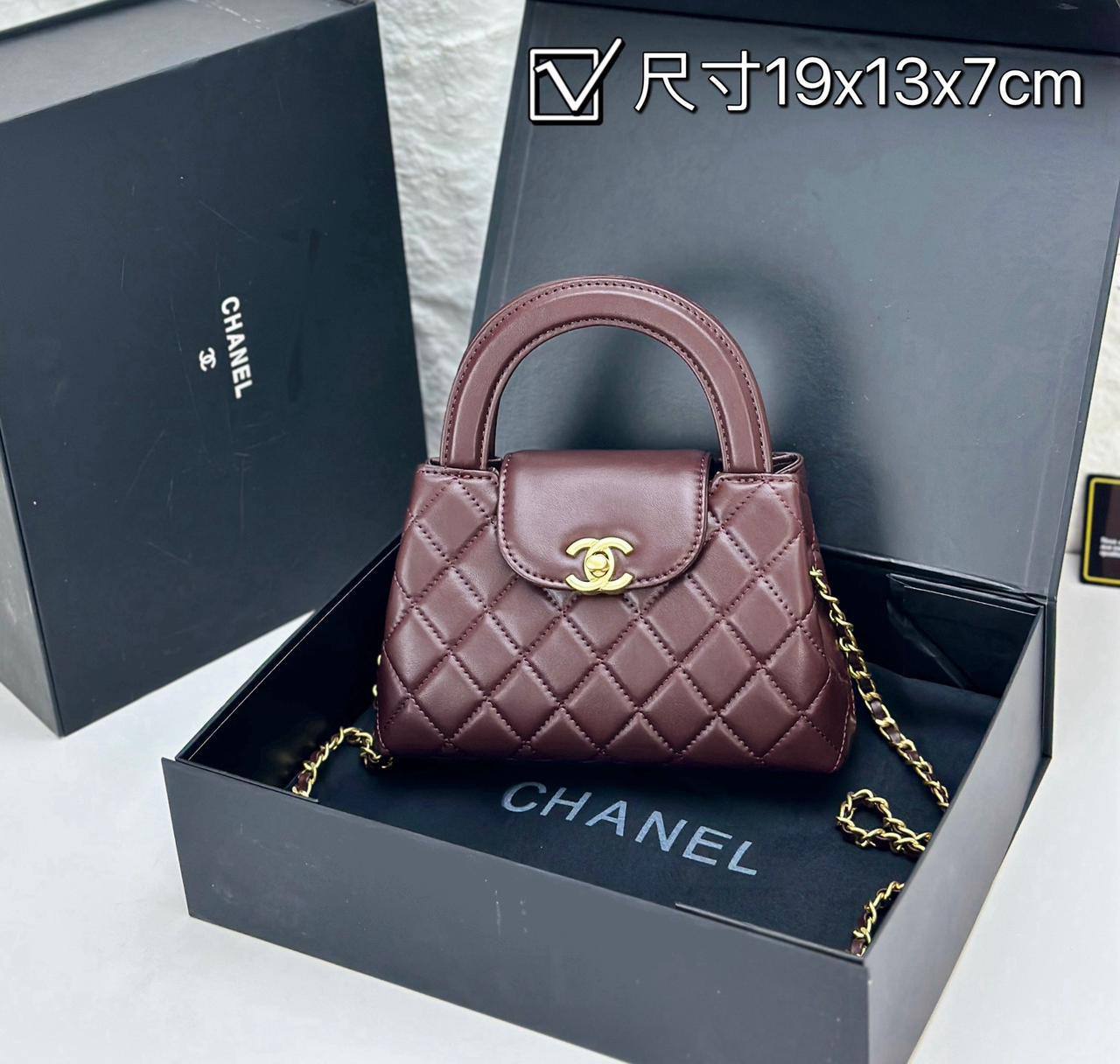 Chanel Master
19cm🫶🏼
240 dhs❣️
with Box 🗃️
Zain218
♥️♥️♥️