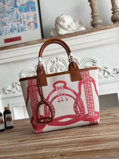 Hermes
25cm
90 dhs
Zain72
♥️♥️♥️