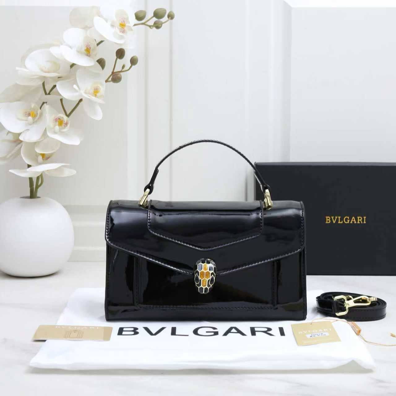BVLGARI
95 dhs🪙🌨️
with box
🎁🎁🎁
Zain90
♥️♥️♥️