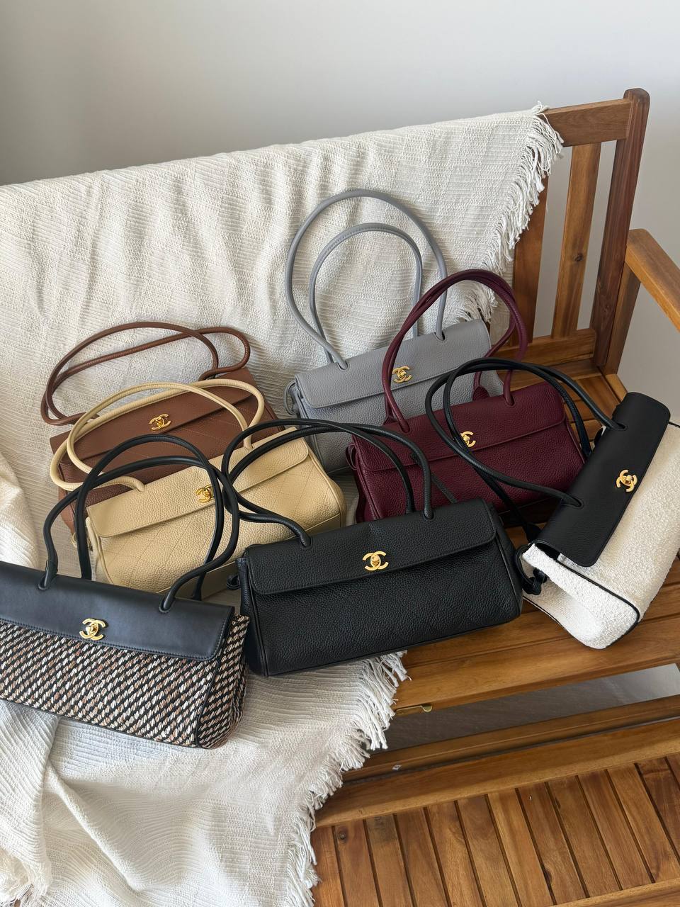 Chanel S26 Shopping Small Tote🥰
*Available In All Colors✅*
*VIP Quality✨*
For Price 👇 WhatsApp✅
0568585901
0507557372
0552275751 Owner Zain 👌
Zain317
♥️♥️♥️
