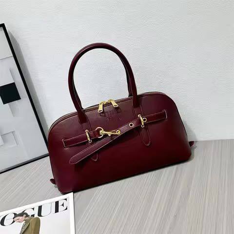 Miu Miu
95 dhs✅
Zain219
♥️♥️♥️