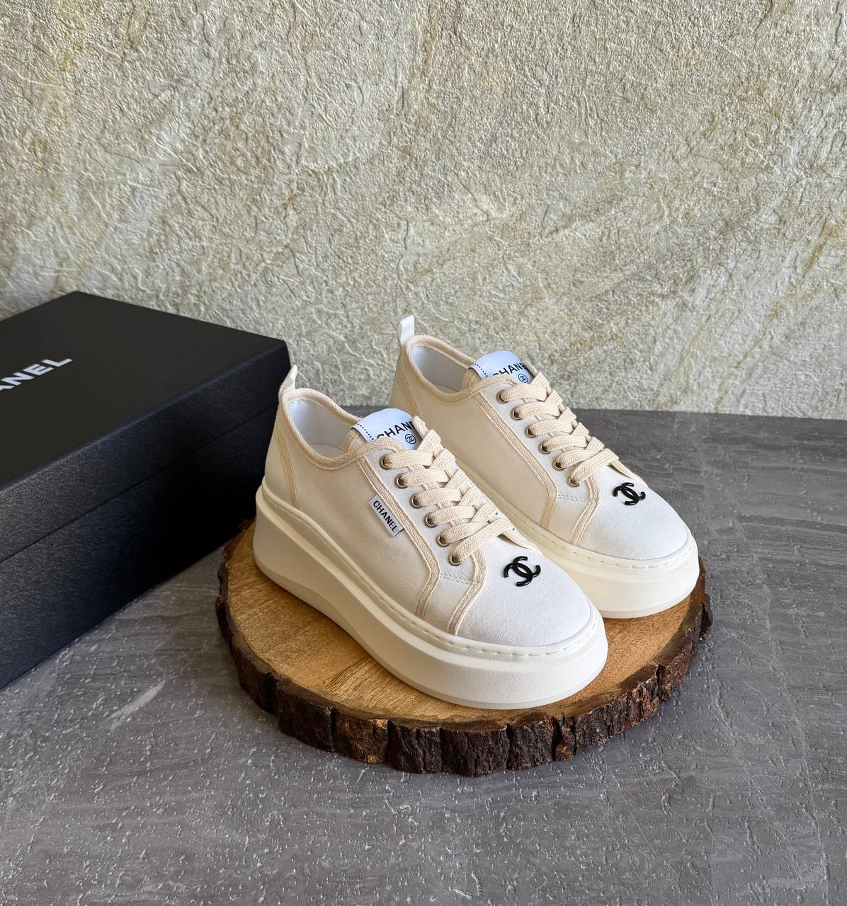 CHANEL 💫😍
SuperMaster Quality 💯
450 dhs✅
Size: 36-41 💥
Zain171
♥️♥️♥️