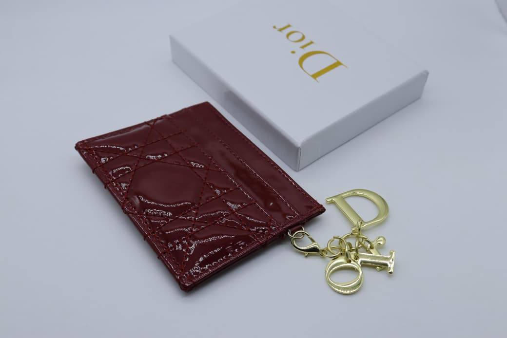 Dior Card holder
45 dhs🪙💕
Zain33
♥️♥️♥️