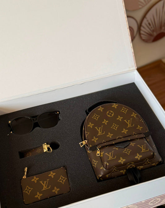 New Collection✨✨✨
LV BACKPACK
17cm
450 dhs✅
*FULL SET(GIFT BOX)*😍😍
*MASTER QUALITY*
With box
Zain167
♥️♥️♥️