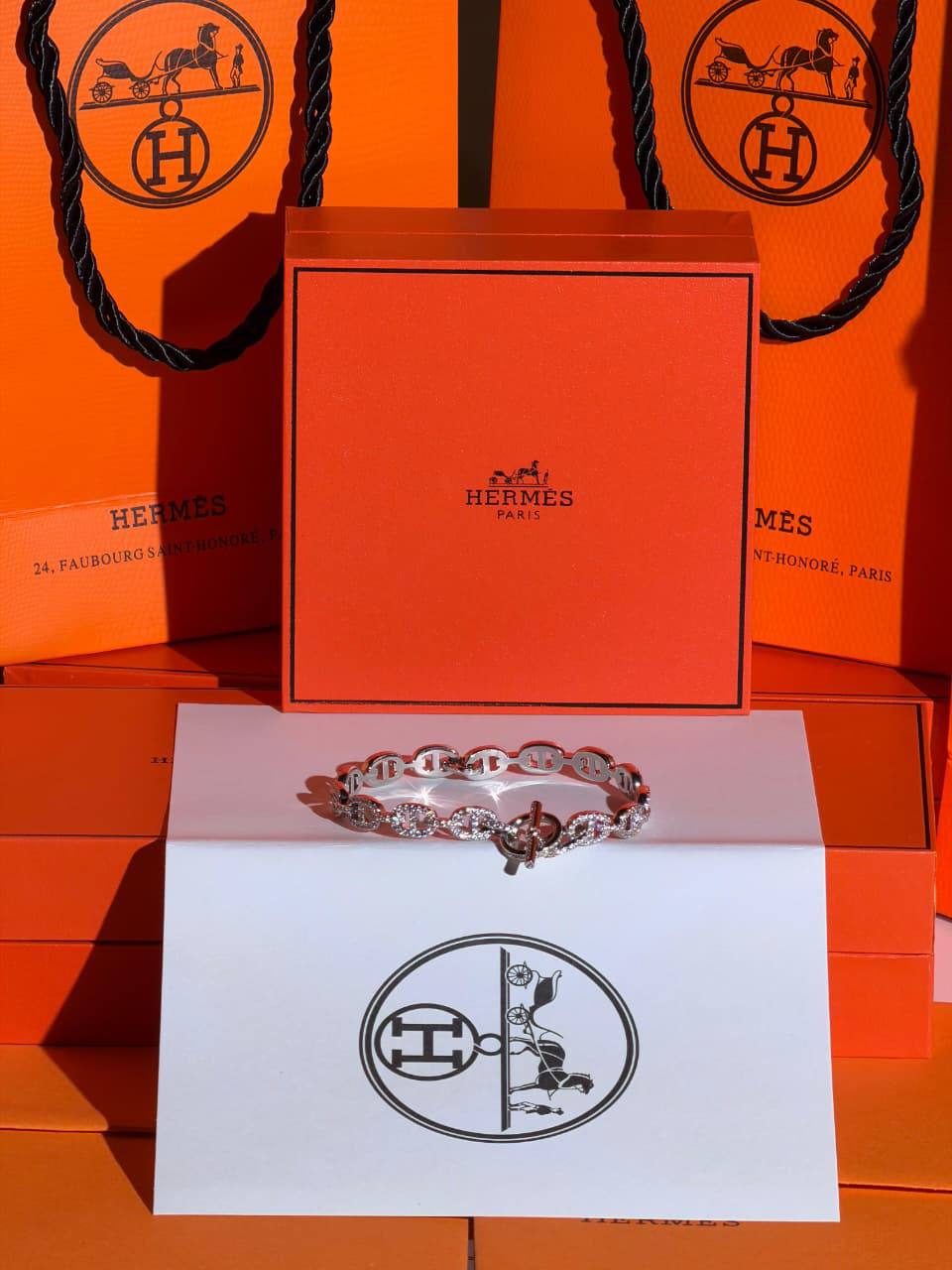 HERMES BRACELET
110 dhs❣️
*Master Quality*✨✅
*GOLD*
*SILVER*
WITH SAME BOX AND PAPER 🎁
150 dhs❣️
Zain89
♥️♥️♥️
