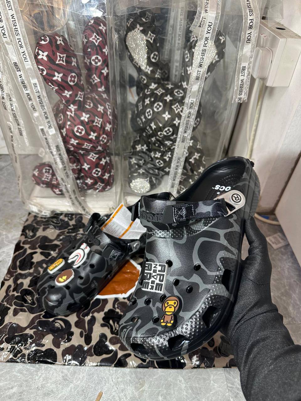 Crocs x A Bathing Ape Clog "Blue Camo Black ⚫️
36-46 AVAILABLE
150 dhs💓
Zain242
♥️♥️♥️